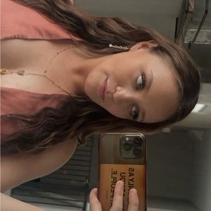 Meet your Posher, Claire